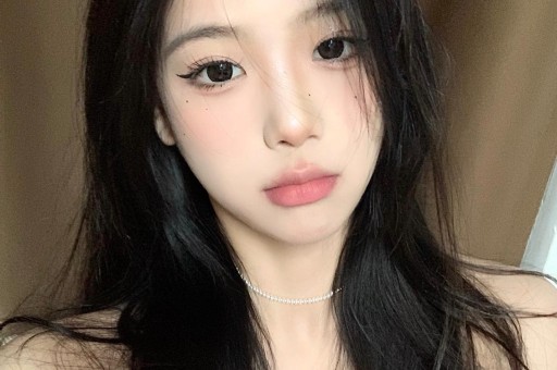 51岁刘恺威疑新恋情曝光身边女伴身材好