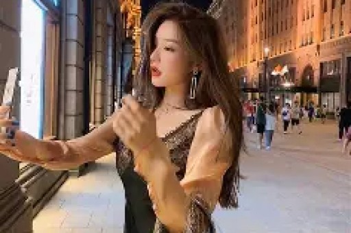 关晓彤深夜去酒吧被拍！同行人曝光评论区彻底炸了