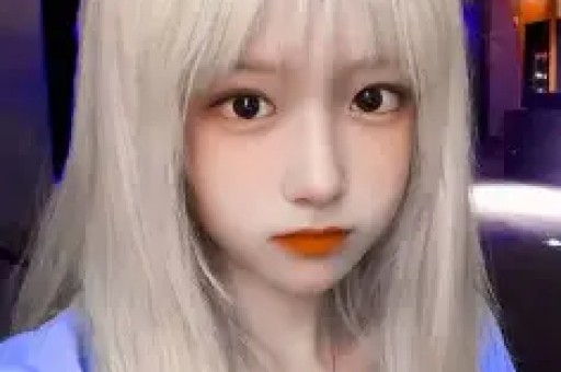 胡杏儿首度回应老公夜店偷食事件45岁穿蓝透人鱼裙大秀身材