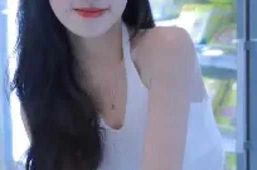 刘恺威新恋情曝光女方胸挺翘两人十指紧扣坦荡与路人互动